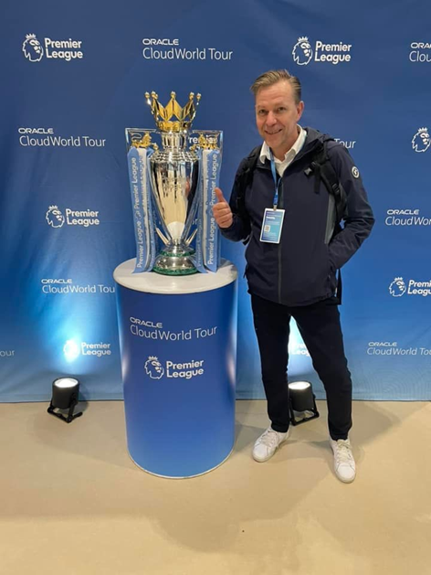 Fra kundeturen til London og Oracle CloudWorld hvor jeg fikk møte Premier League trofeet!